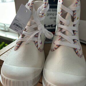 Women's White High Top Shoe